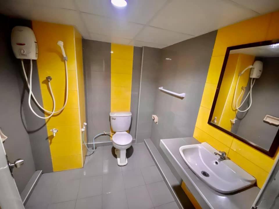 Pasawang Hotel Хатъяй Экстерьер фото