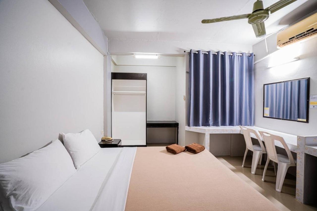 Pasawang Hotel Хатъяй Экстерьер фото