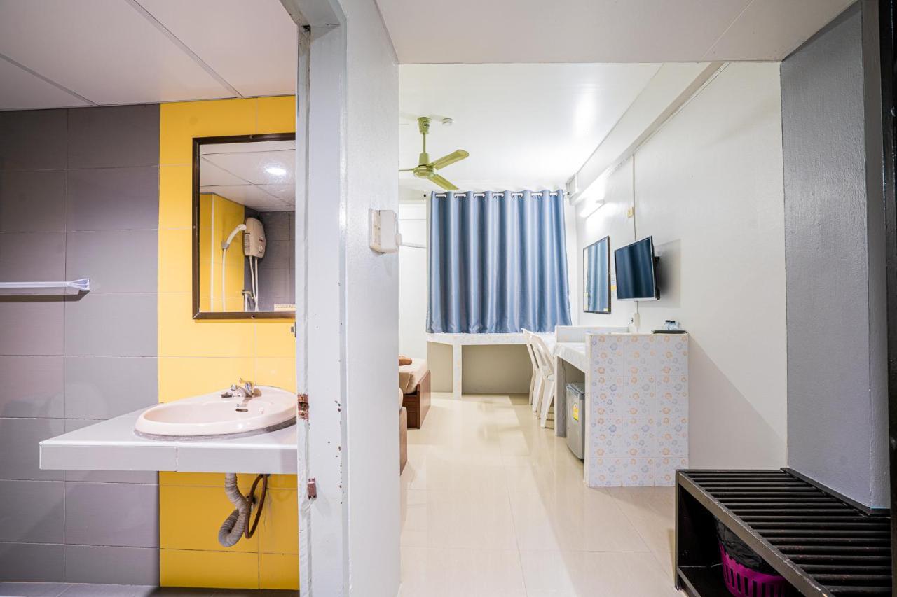 Pasawang Hotel Хатъяй Экстерьер фото